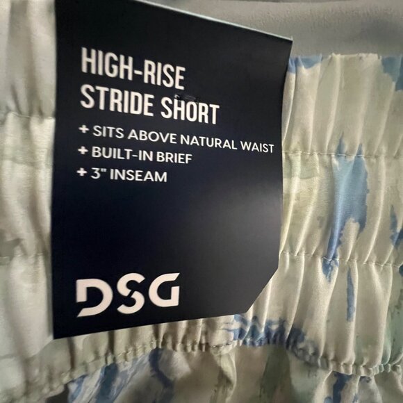 DSG High-Rise‎ Stride Shorts,  Large, Light Blue Patter - Picture 6 of 9